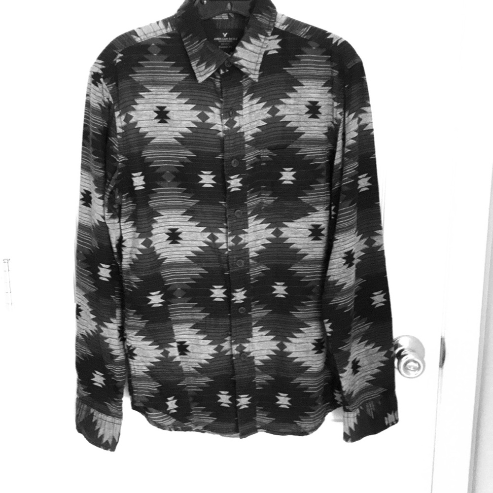 American Eagle Classic Fit Button Down Shirt